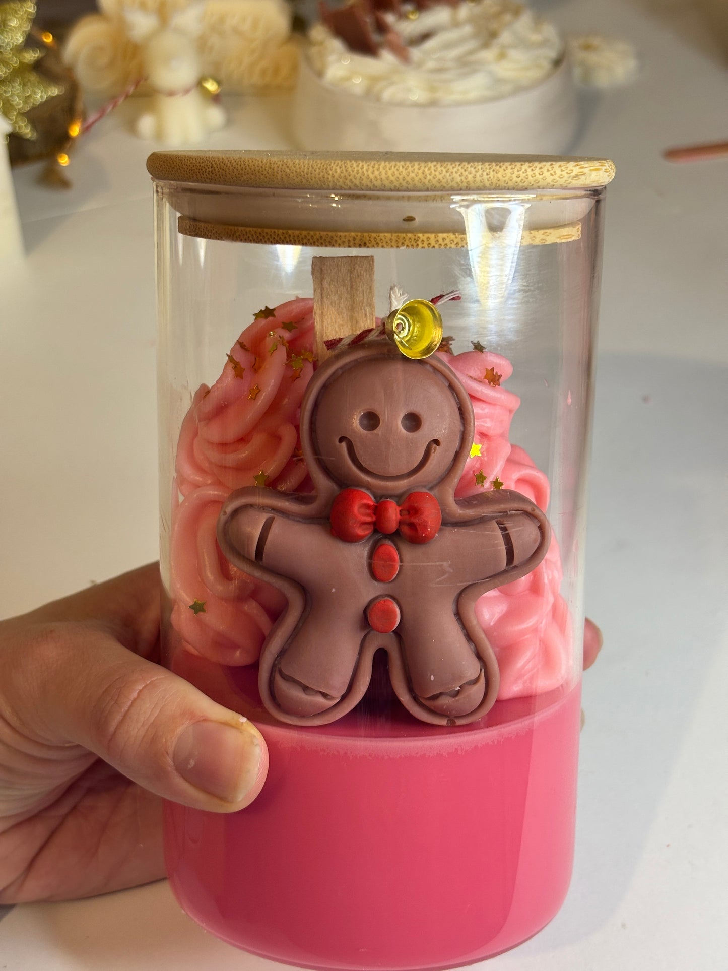 ✨ Candela "Gingerbread Dream": Non è una Torta, è un Capolavoro