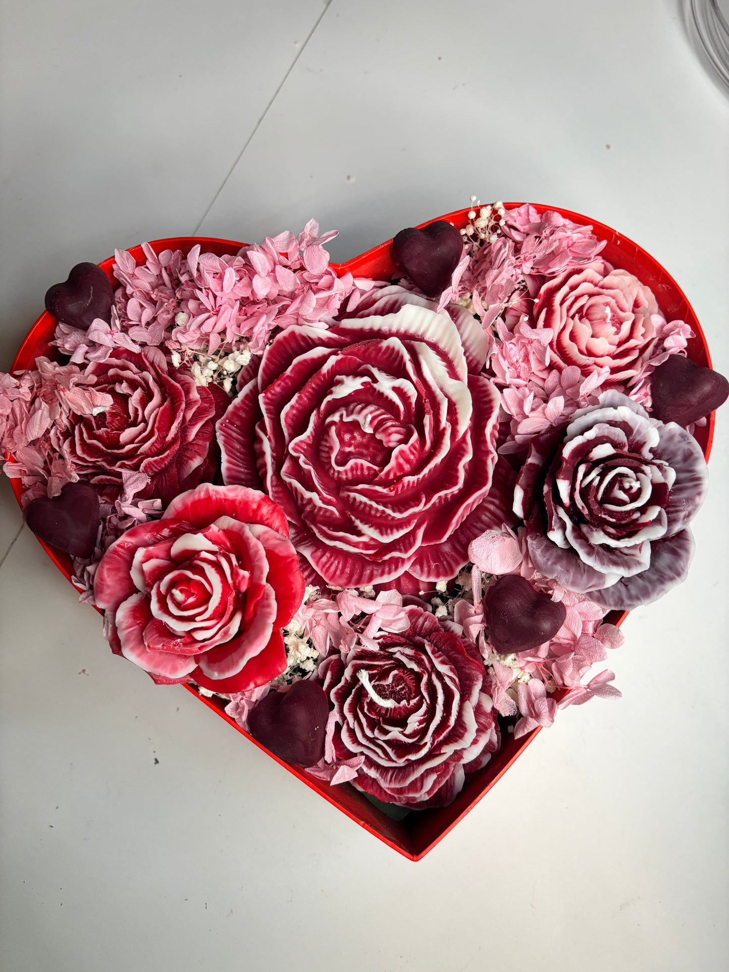 Flower Box a Cuore: Rose di Cera Artigianali e Fiori Stabilizzati