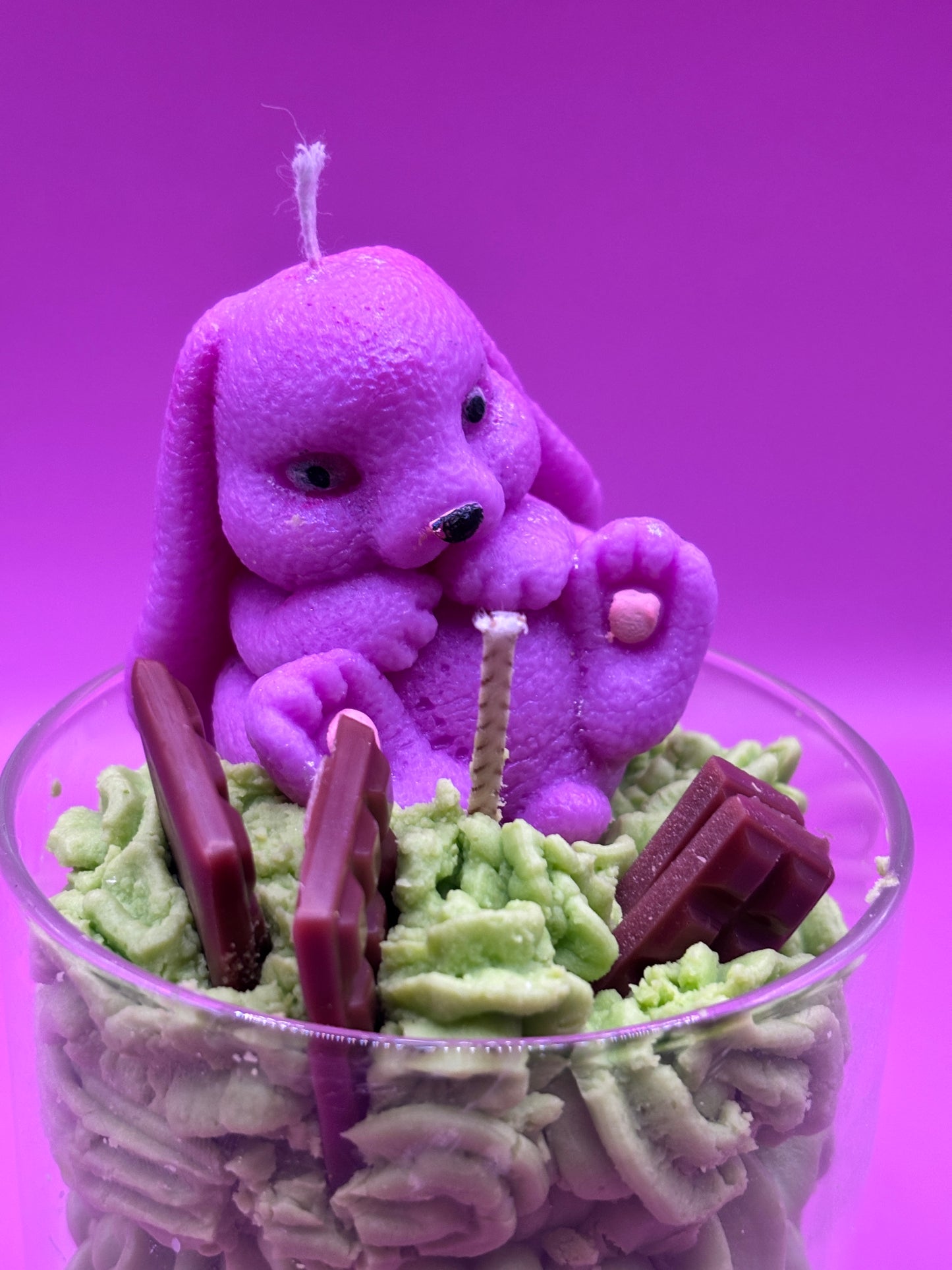 Bunny Bliss – Candela Artistica con Coniglietto e cioccolato 🍫