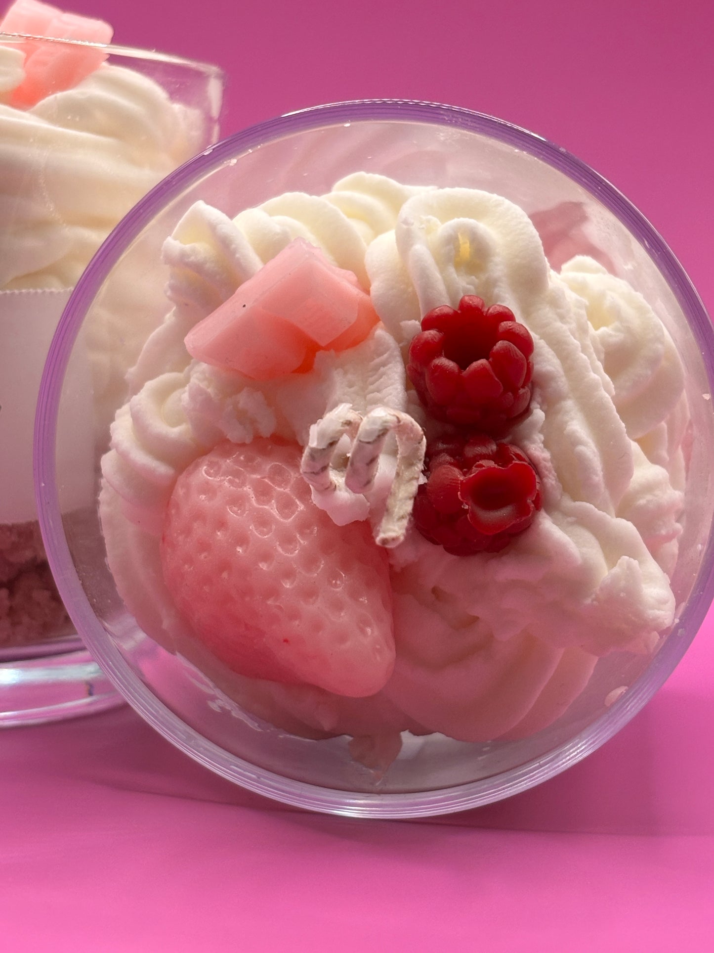 Illusione Golosa – Candela Dessert ai Frutti di Bosco 🫐🍓
