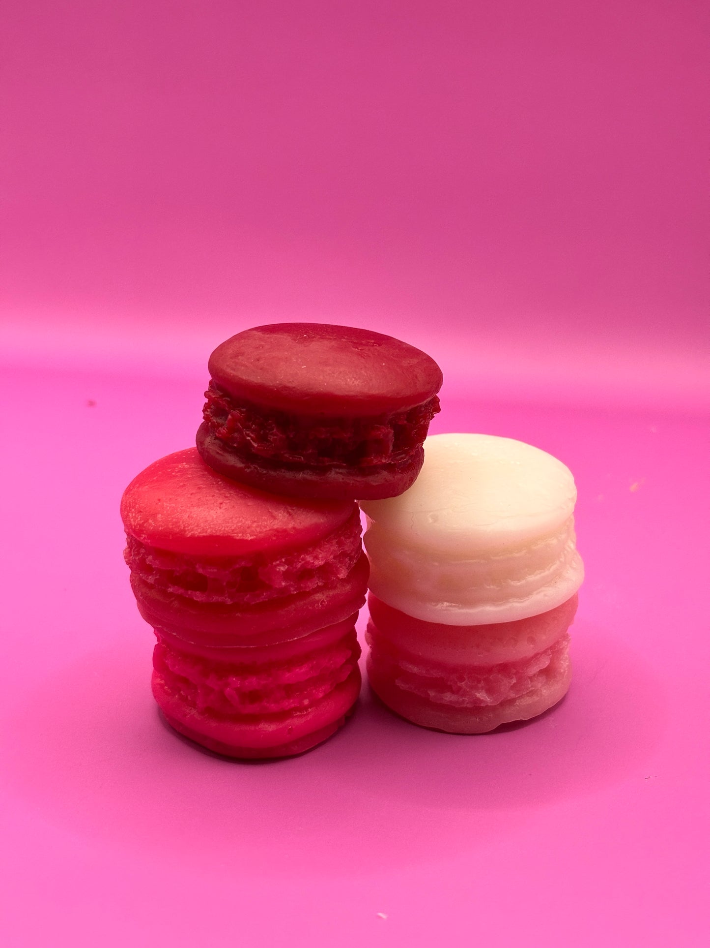 Trio di Macaron Artigianali – Candele Gourmet in Confezione Regalo