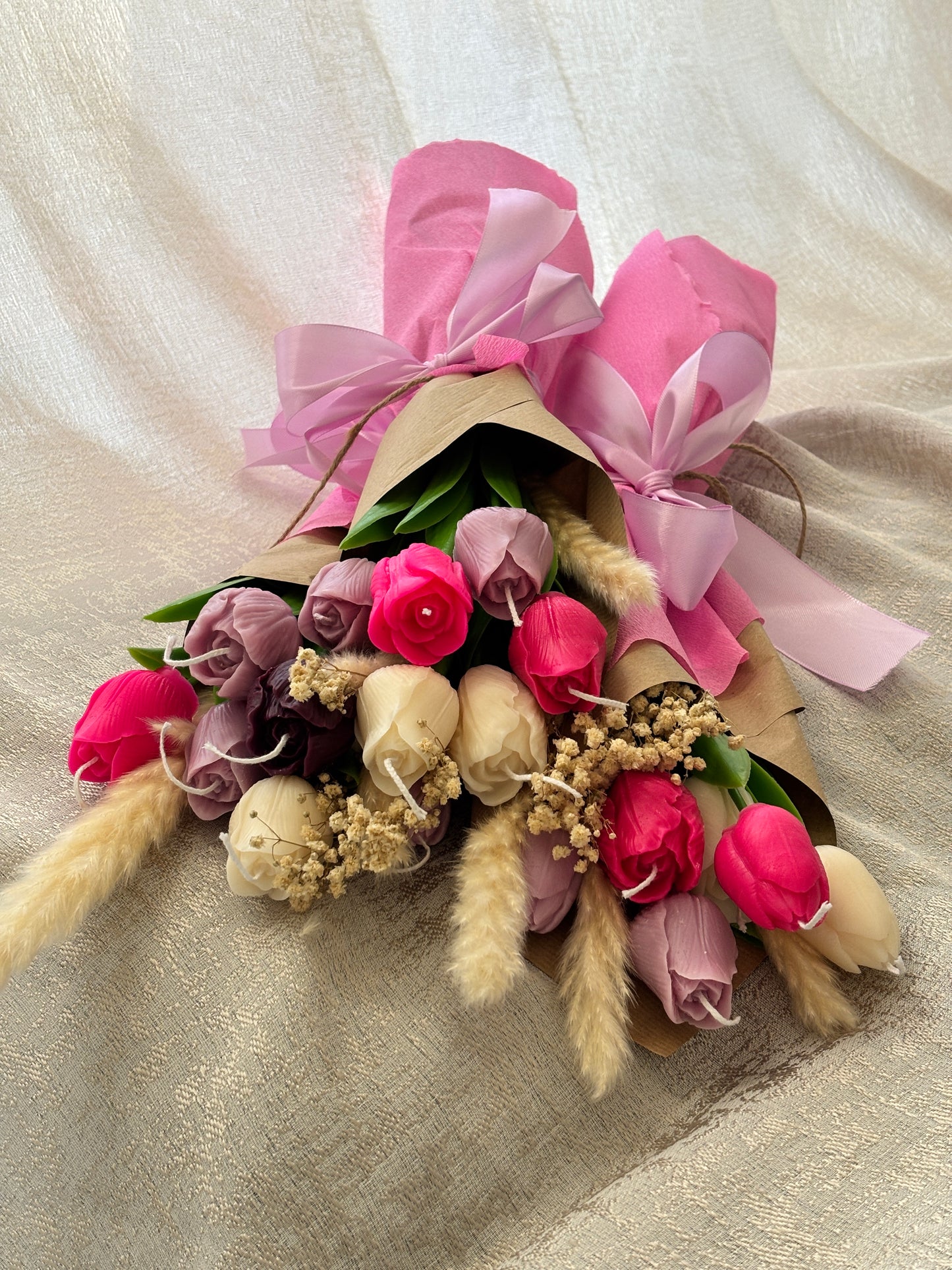 Il Bouquet Eterno: Tulipani in Cera di Soia Artigianali