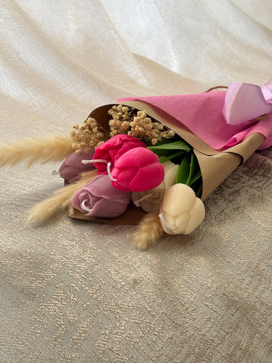 Il Bouquet Eterno: Tulipani in Cera di Soia Artigianali