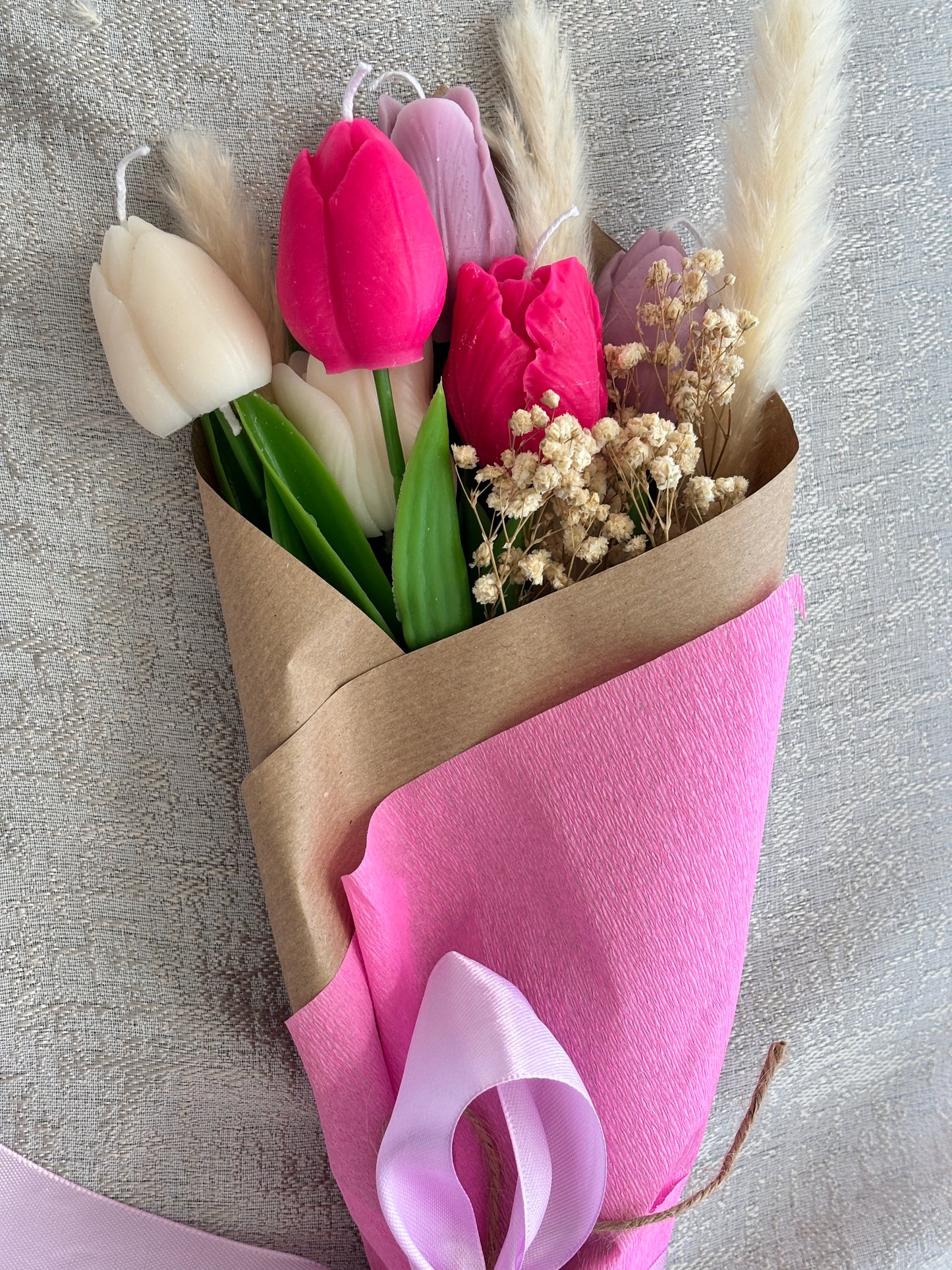 Il Bouquet Eterno: Tulipani in Cera di Soia Artigianali